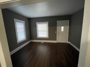 1406 Lansing Ave, Unit 1406 in Jackson, MI - Building Photo - Building Photo