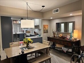 4805 Gulf of Mexico Dr, Unit 102 in Longboat Key, FL - Building Photo - Building Photo