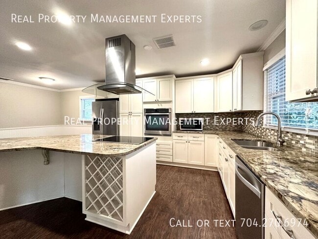 4237 Rocky River Rd in Charlotte, NC - Building Photo - Building Photo