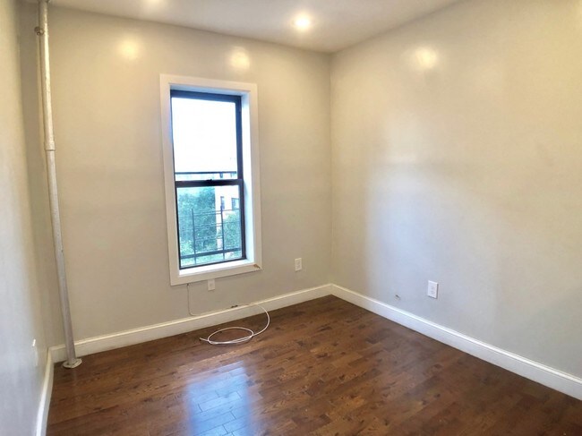 2254 5th Ave-Unit -14 in New York, NY - Building Photo - Building Photo