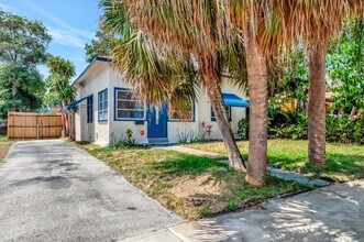 506 Evergreen Dr in Lake Park, FL - Building Photo - Building Photo