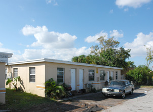 LC 16:539 NW 1st Ave in Hallandale Beach, FL - Building Photo - Building Photo