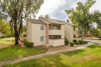 Carmel Pointe in Sacramento, CA - Building Photo - Building Photo