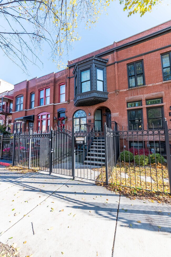 3363 S Giles Ave in Chicago, IL - Building Photo - Building Photo