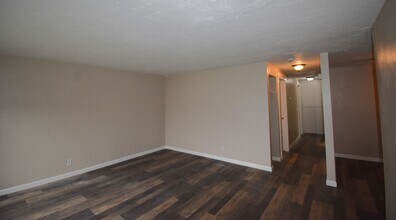 701 Weber Ave in Brownsville, OR - Building Photo - Building Photo