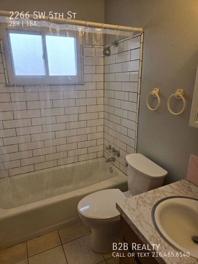 2266 5th St SW in Akron, OH - Building Photo - Building Photo