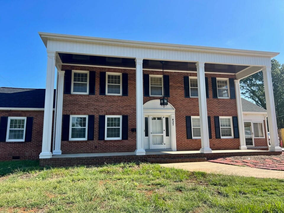 437 Banks St in Graham, NC - Building Photo