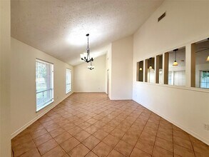 6927 Windy Pines Dr in Spring, TX - Foto de edificio - Building Photo
