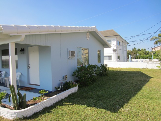 3221 NE 9th St in Pompano Beach, FL - Building Photo - Building Photo