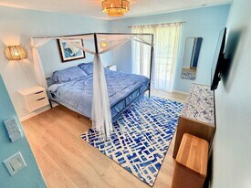 808 NE 5th Ave, Unit a in Crystal River, FL - Building Photo