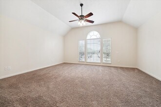 15027 Moss Bridge Ln in Sugar Land, TX - Foto de edificio - Building Photo