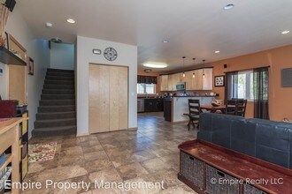 2175 Chateau Ct in North Pole, AK - Building Photo - Building Photo