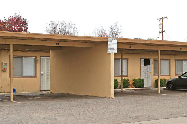 Clark Apartments in Fresno, CA - Foto de edificio - Building Photo