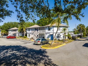 Octagon Apartment Homes in Tampa, FL - Building Photo - Building Photo