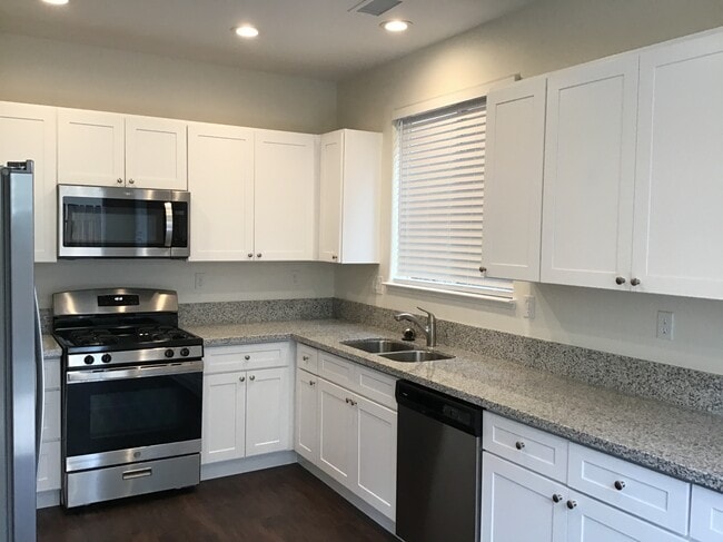 1940 Black Sand Dr in Reno, NV - Building Photo - Building Photo