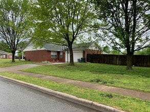 1474 N Caddo Ave in Fayetteville, AR - Building Photo - Building Photo