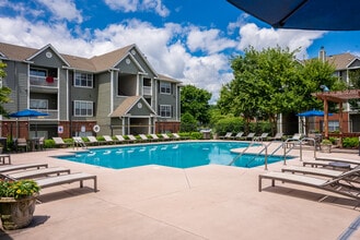 Heritage Lake Apartments in Knoxville, TN - Building Photo - Building Photo