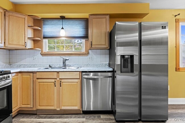 property at 3059 Hayfield Ln