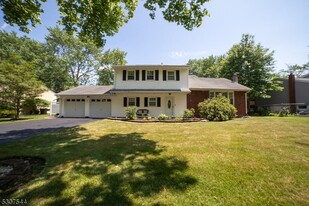 3 Ferndale Dr