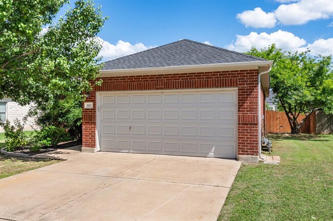 802 N Creek Blvd in Leander, TX - Building Photo - Building Photo