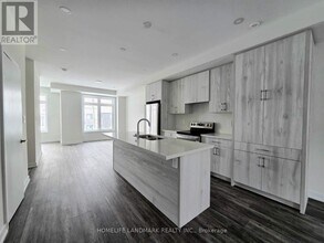 5 Victor Metcalf Ln in Richmond Hill, ON - Building Photo - Building Photo