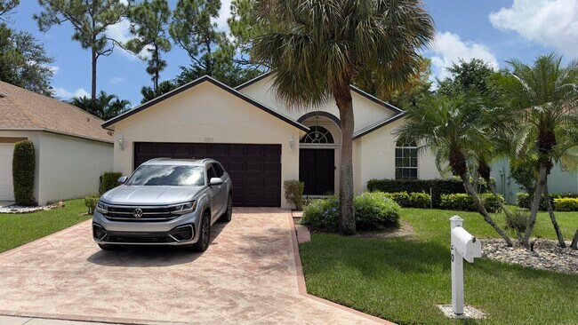 property at 320 Hammocks Trail