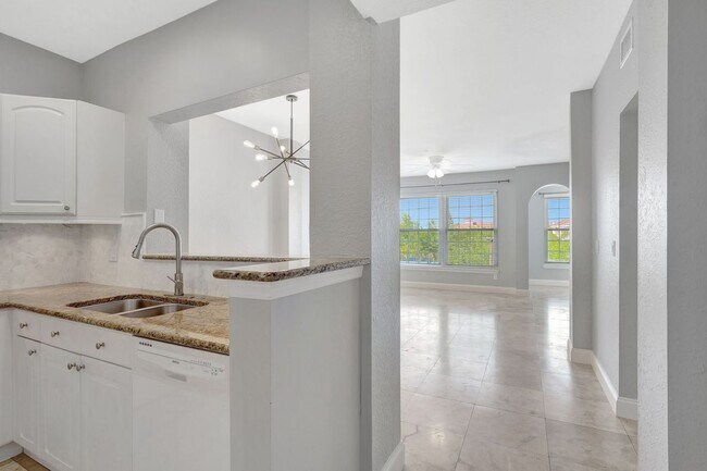 23660 Walden Center Dr in Bonita Springs, FL - Building Photo - Building Photo