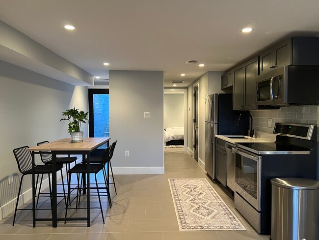 2108 Flagler Pl NW, Unit B in Washington, DC - Building Photo - Building Photo