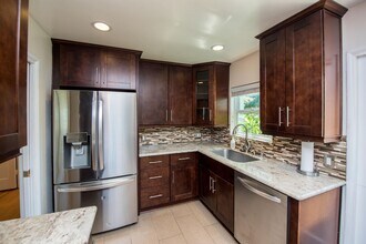 20092 Bayview Ave in Newport Beach, CA - Building Photo - Building Photo