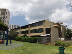 Terrace Towers in Honolulu, HI - Building Photo - Building Photo