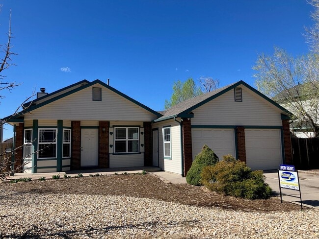 property at 4675 Jet Wing Cir W