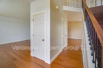 1211 W F Pl in La Center, WA - Building Photo - Building Photo