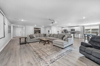 6537 Torrey Pnes Trce in Laurel Hill, FL - Building Photo - Building Photo