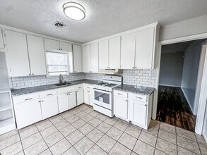 2528 W I 44 Service Rd in Oklahoma City, OK - Building Photo - Building Photo