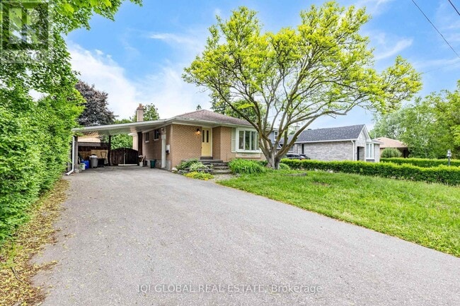 property at 10 Holman Crescent
