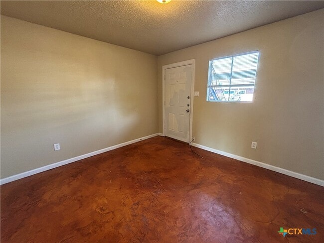 property at 915 S 15th St