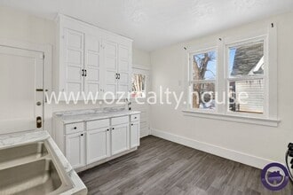 834 Oak St in Toledo, OH - Building Photo - Building Photo