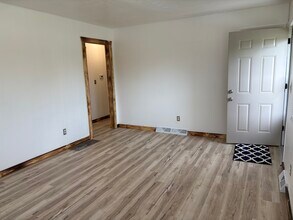 5204 S College Dr, Unit 1 in Bloomington, IN - Building Photo - Building Photo
