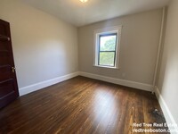 1855 Beacon St, Unit 2 in Brookline, MA - Foto de edificio - Building Photo