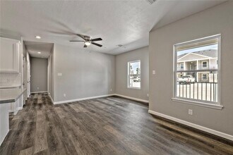 21754 McCleskey Rd, Unit 217 in New Caney, TX - Building Photo - Building Photo