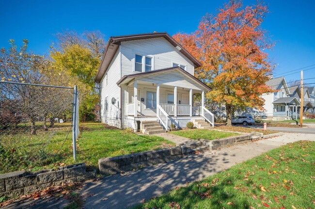 property at 1451 N 6th St