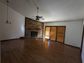 3136 N Longfellow Ct in Wichita, KS - Building Photo - Building Photo