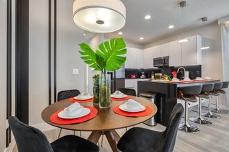 17444 Hidden Forest Dr in Clermont, FL - Foto de edificio - Building Photo