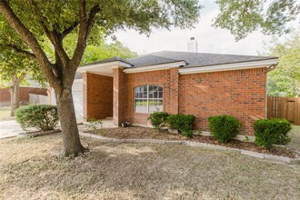 6614 Bramber Ln in Austin, TX - Building Photo - Building Photo