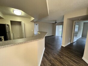 3817 NW Mediterranean Ln in Jensen Beach, FL - Foto de edificio - Building Photo