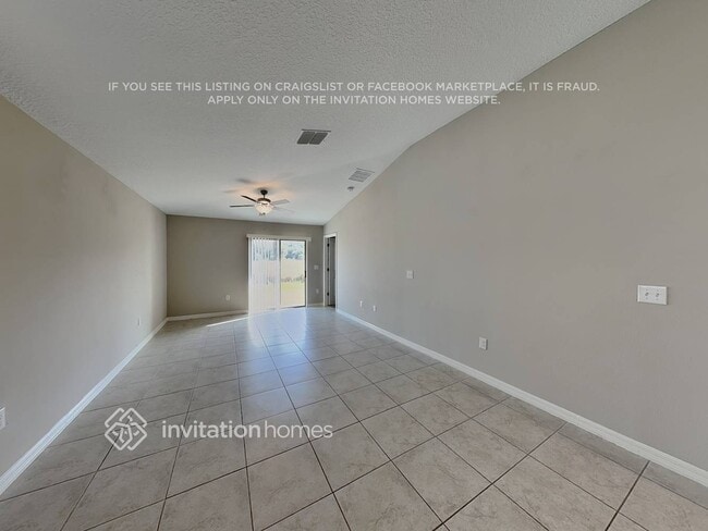 11266 Riley Pines Cir in Gibsonton, FL - Foto de edificio - Building Photo