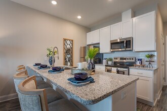 The Grove at Ardsley Park in Savannah, GA - Foto de edificio - Interior Photo