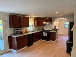 22 Hobbs Rd in North Hampton, NH - Building Photo - Building Photo