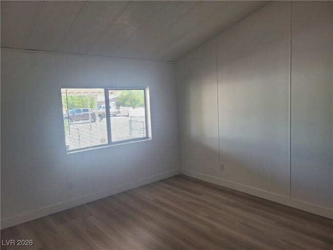 property at 1060 S Bunch St