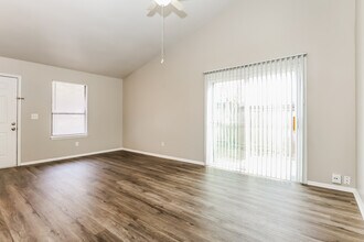 319 MacGregor Dr in Summerville, SC - Building Photo - Building Photo
